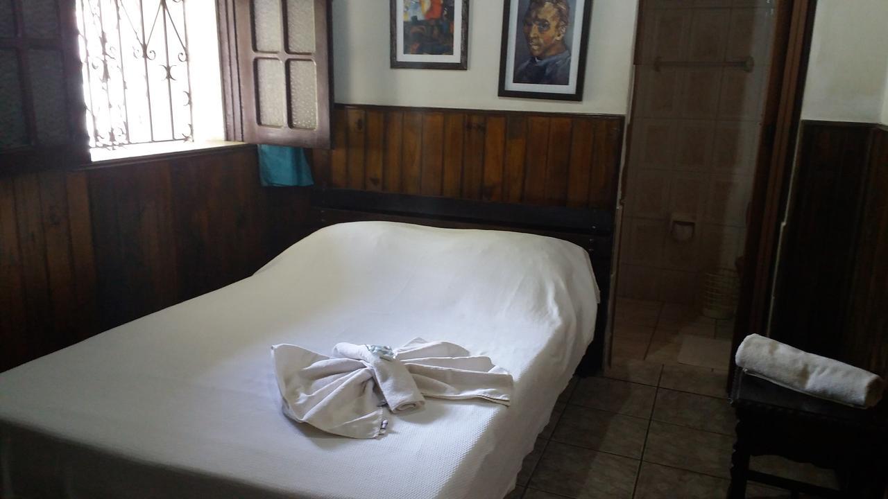 Hotel Madrid 멘데스 외부 사진